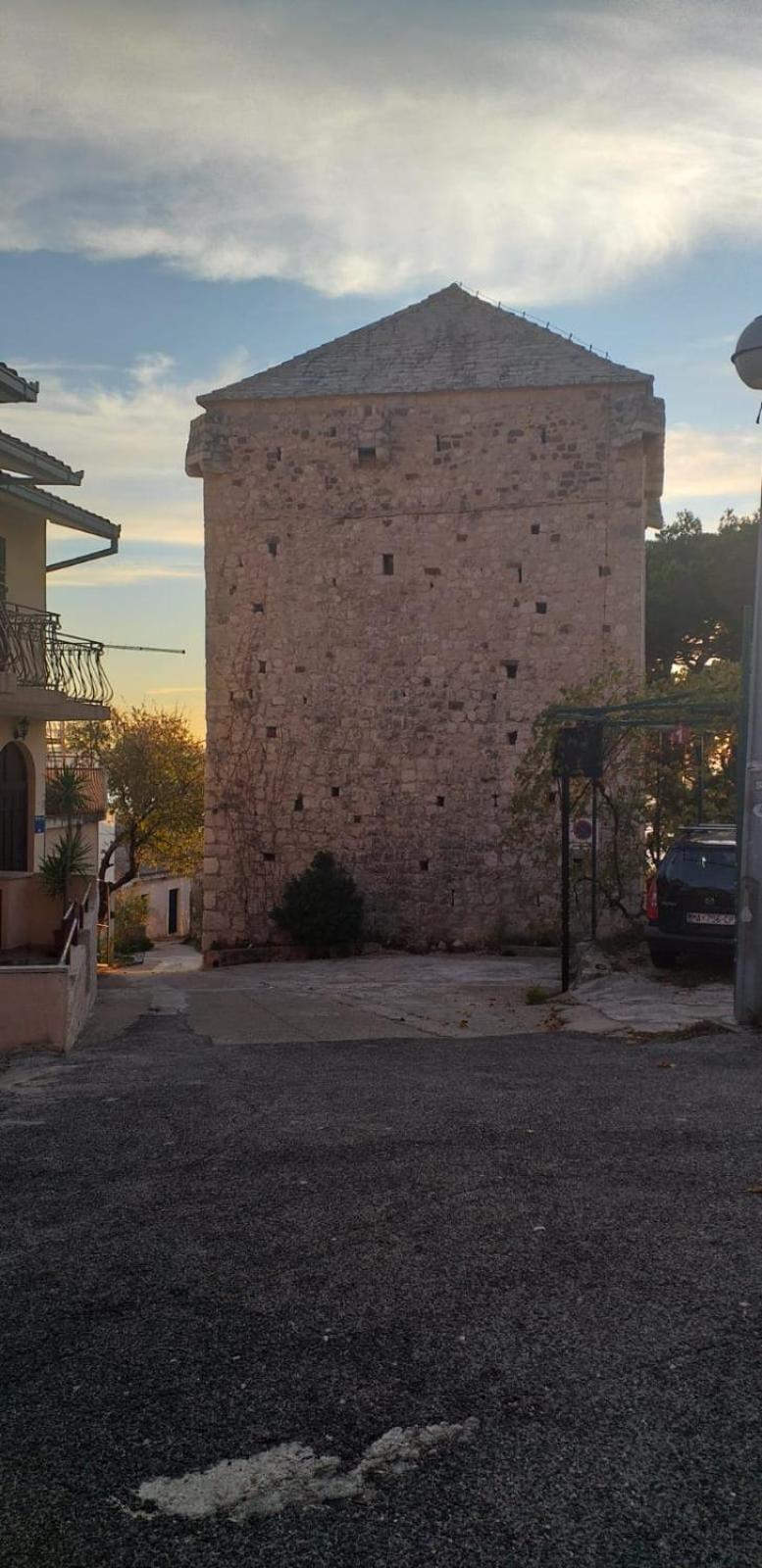 Apartments Knezic Igrane Esterno foto