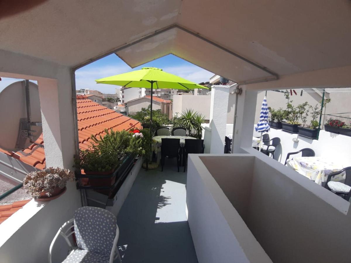 Apartments Knezic Igrane Esterno foto