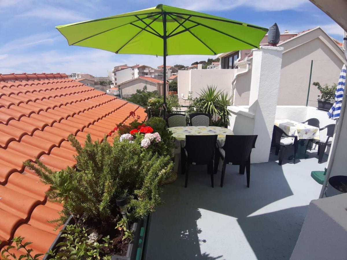 Apartments Knezic Igrane Esterno foto