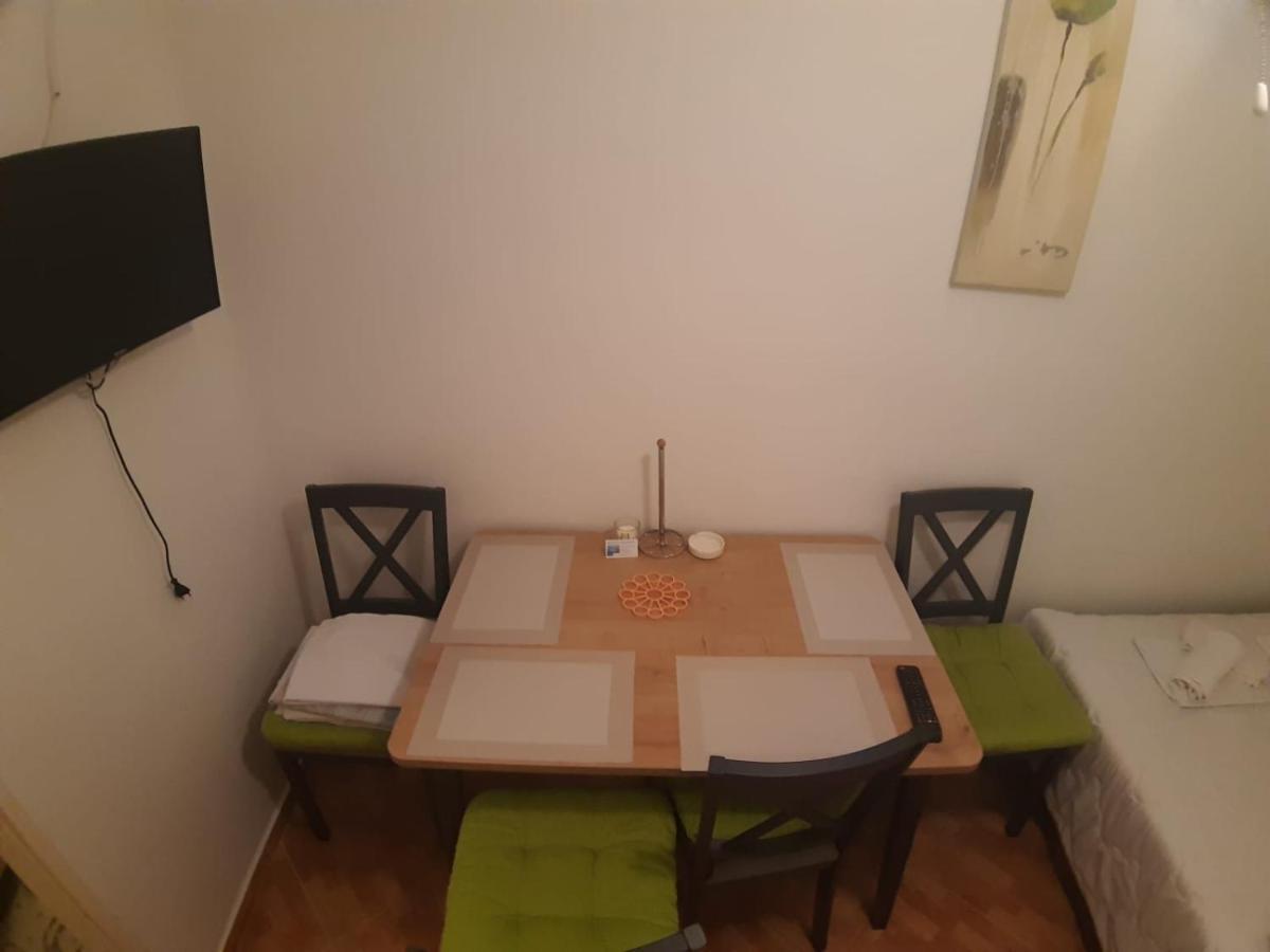 Apartments Knezic Igrane Esterno foto