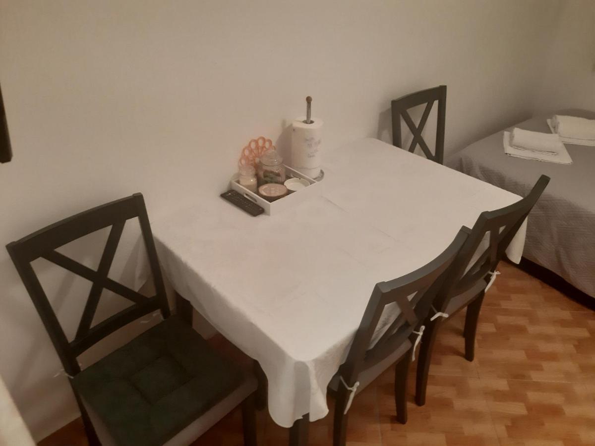 Apartments Knezic Igrane Esterno foto