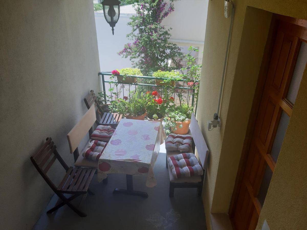 Apartments Knezic Igrane Esterno foto