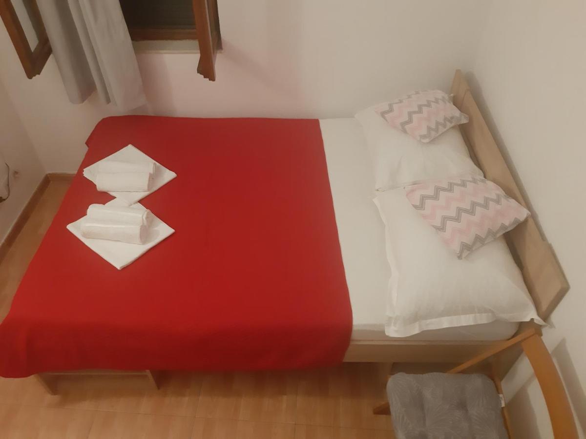 Apartments Knezic Igrane Esterno foto