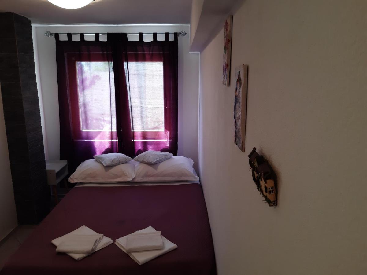 Apartments Knezic Igrane Esterno foto