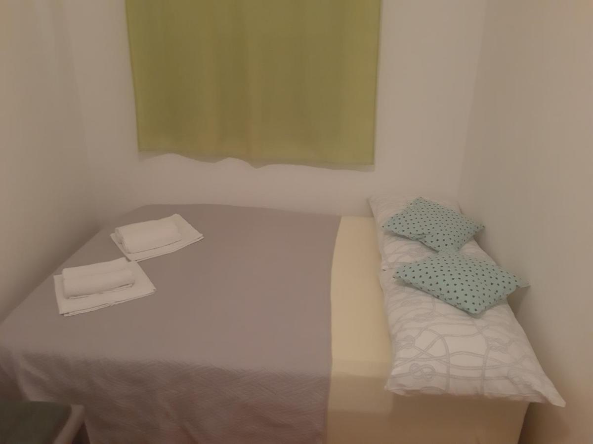 Apartments Knezic Igrane Esterno foto